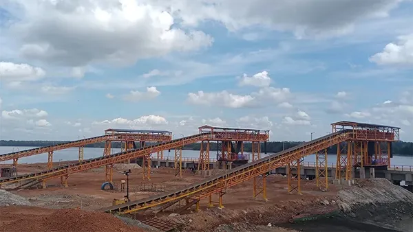 Proyek Pemuatan Kapal Ashapura Minechem di Pelabuhan Guinea